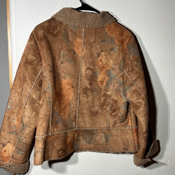 Brown Rose Patterned Teddy Jacket Two Front Pockets‎ Warm Suede Sherpa Style - Picture 7 of 11